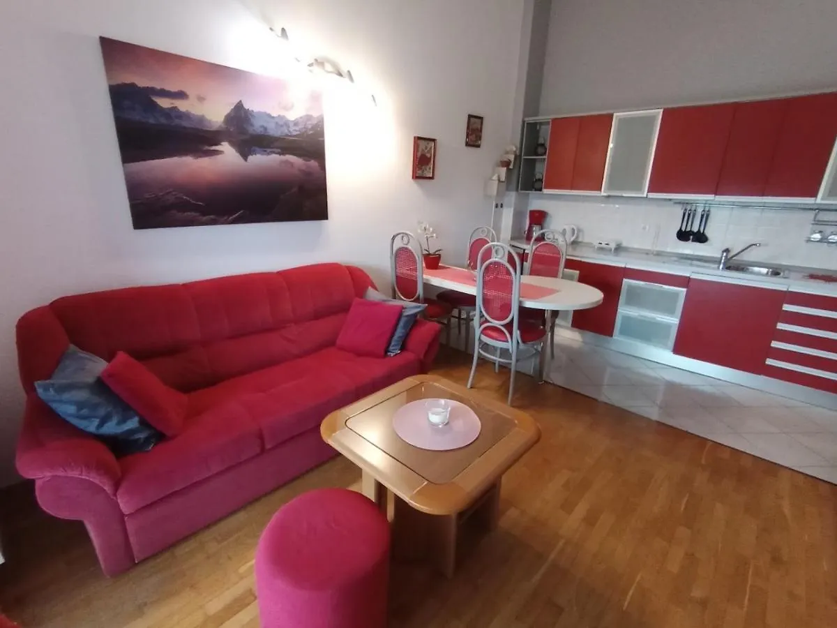 אומאג Apartment Anita
